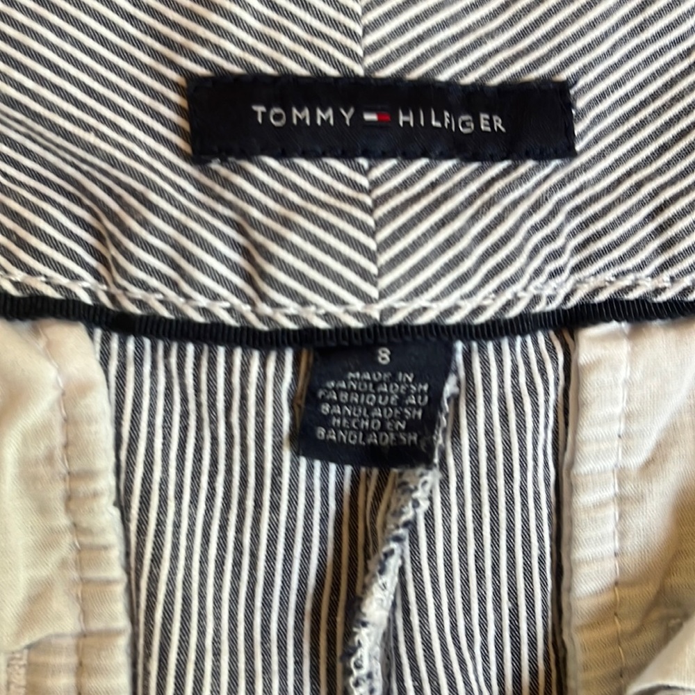 Tommy Hilfiger women’s 9” shorts size 8